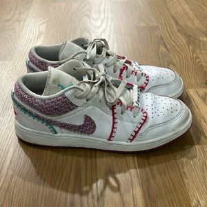 Air Jordan 1 Low SE (GS) Girl’s White Light Bordeaux-Rushpink Sneakers Shoes